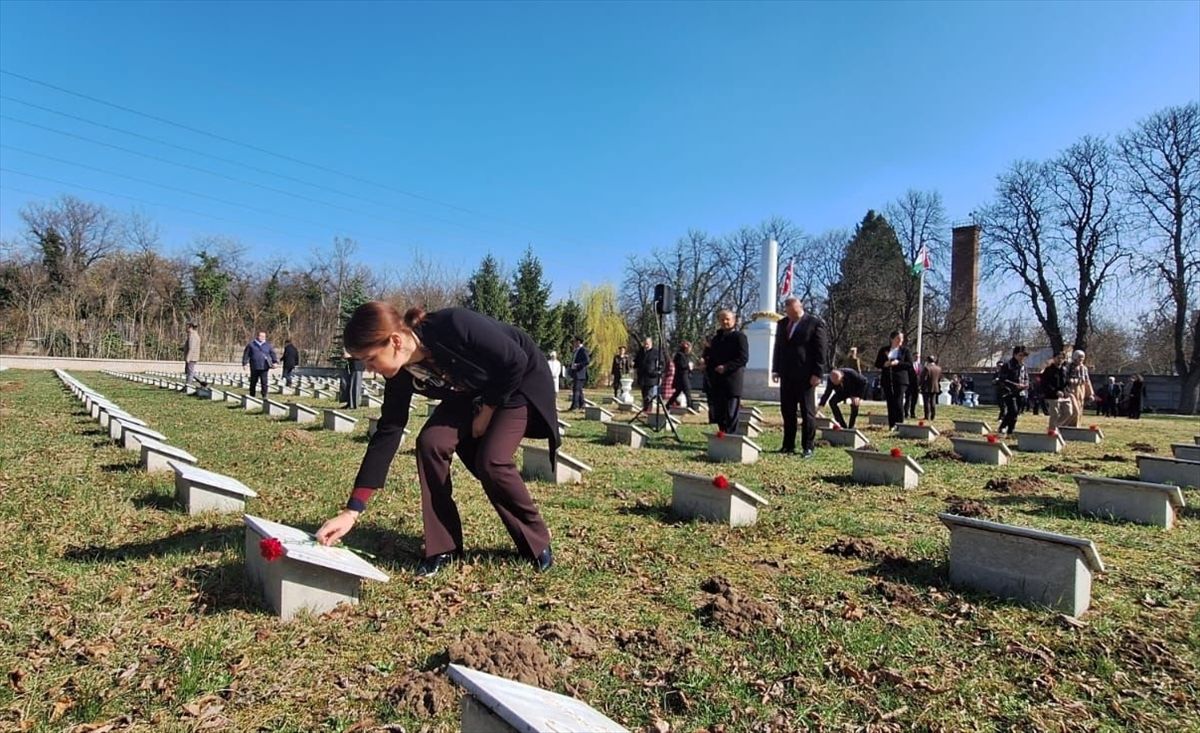 Macaristan'da 18 Mart Şehitleri Anma Günü ve Çanakkale Deniz Zaferi dolayısıyla tören yapıldı