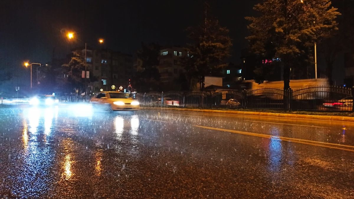 Malatya ve Şanlıurfa'da sağanak etkili oldu