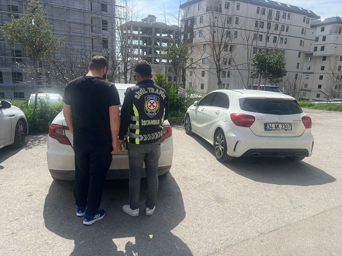 Maltepe'de trafikte tartışan sürücüye para cezası