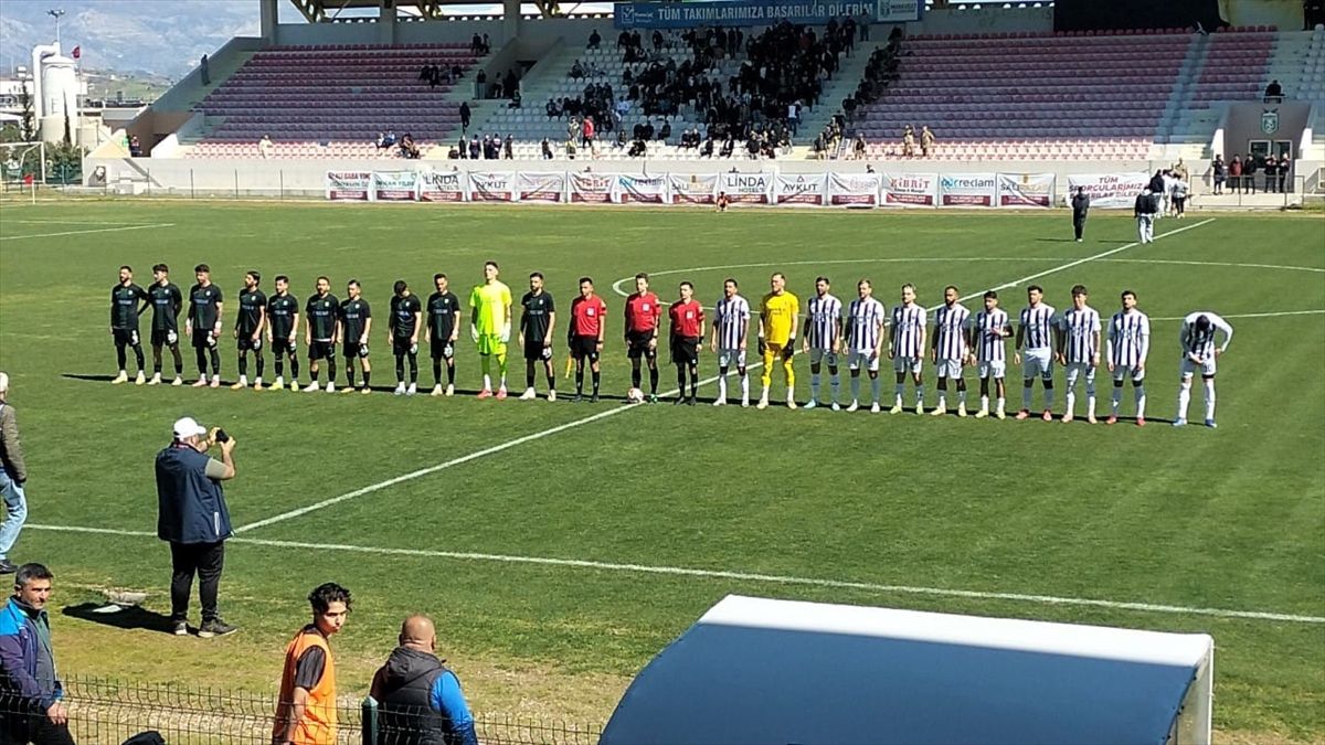 Manavgat Belediyespor, Marmaris Yat Marin MFK'yla 2-2 berabere kaldı