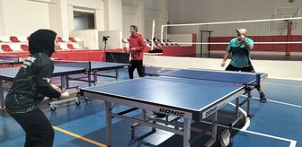 Manavgat'ta sağlık çalışanları masa tenisi ile stres attı