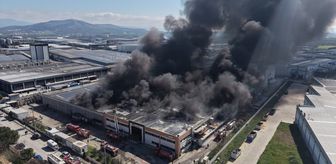 Manisa'da şekerleme fabrikasında yangın çıktı