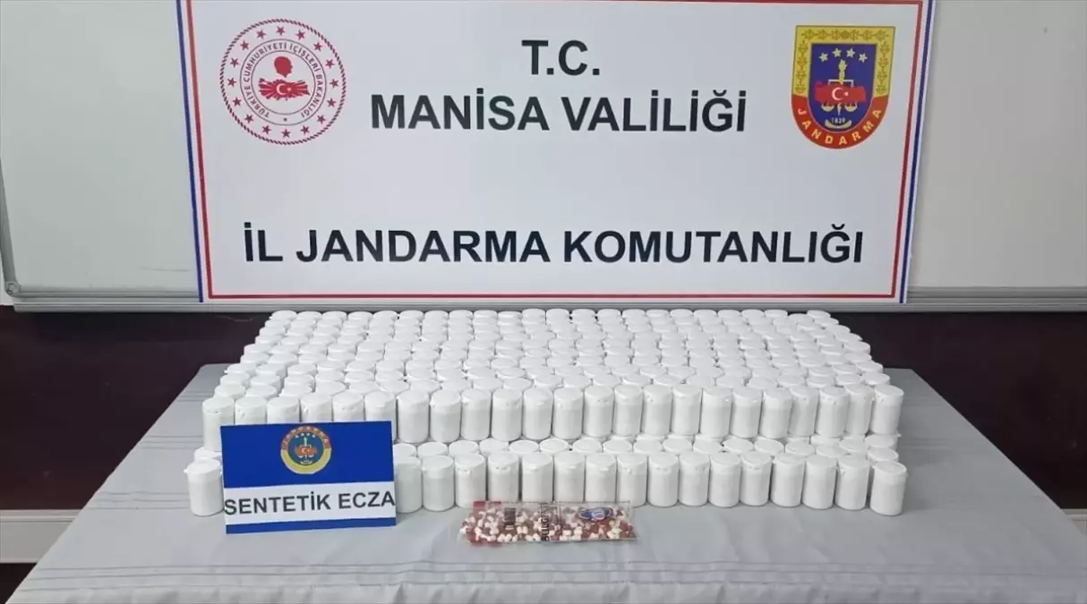 Manisa'da uyuşturucuyla yakalanan 2 şüpheli tutuklandı