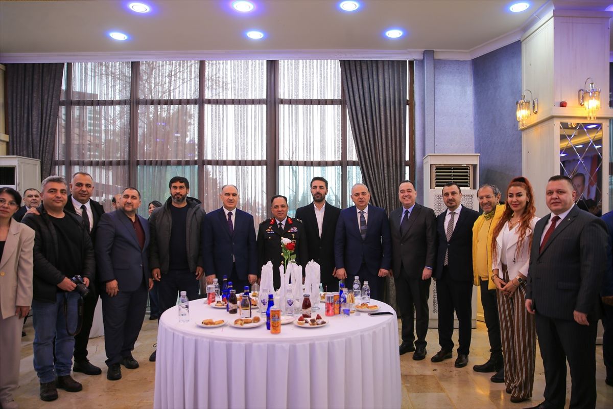 Manisa protokolü bayramlaştı