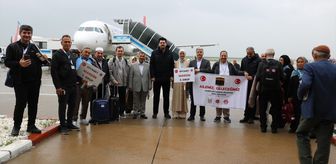 Mardin'de 'Aile Yılı' kapsamında evliliklerinde 25 yılı geride bırakan 47 çift umreye uğurlandı