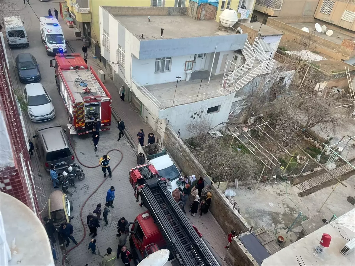 Mardin'de apartman dairesinde çıkan yangın söndürüldü