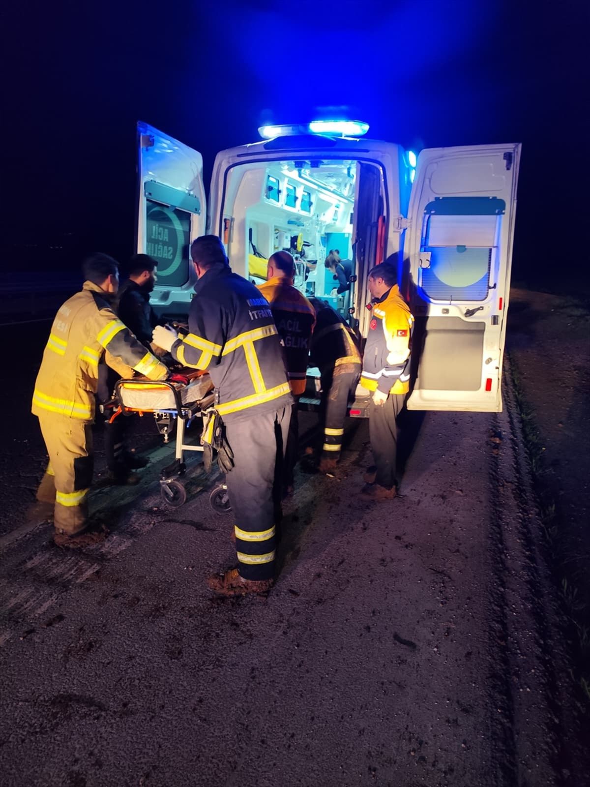 Mardin'de devrilen otomobildeki 1 kişi öldü, 3 kişi yaralandı