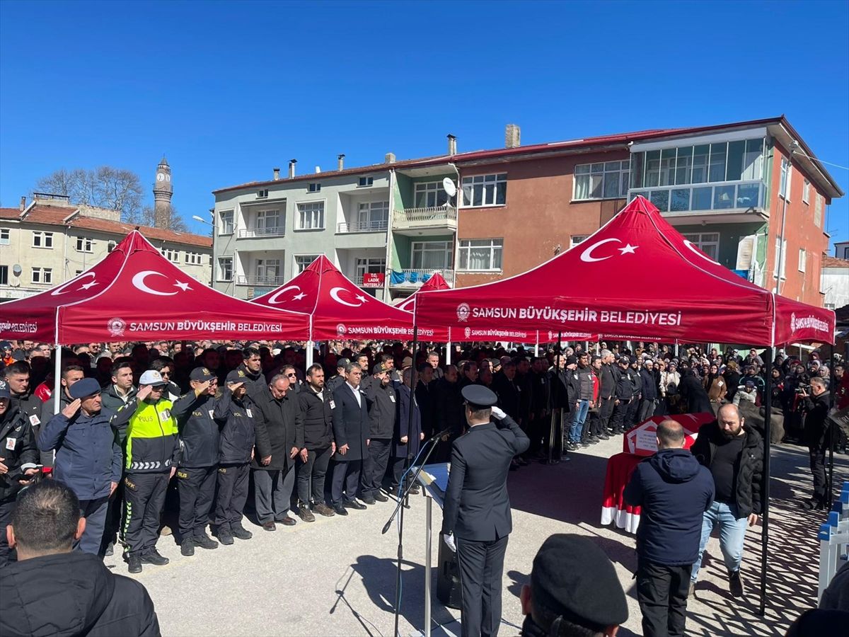Mardin'de kalp krizi sonucu hayatını kaybeden polis memuru Ladik'te toprağa verildi