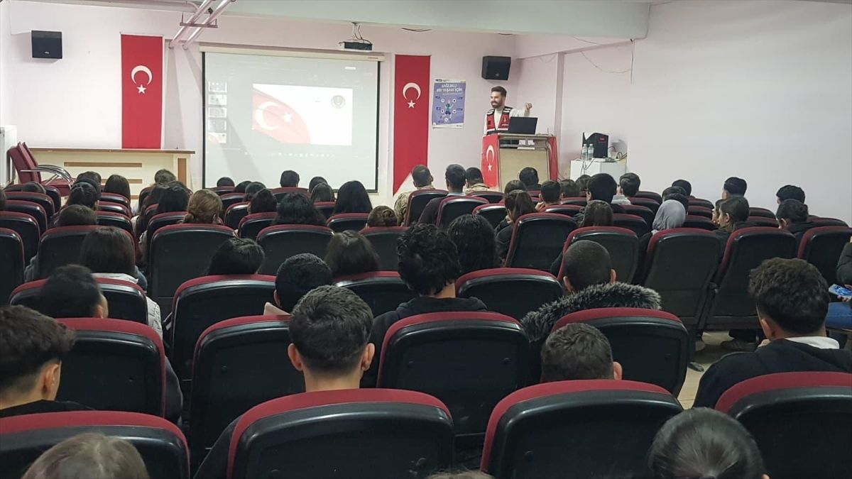 Mardin'de öğrencilere siber güvenlik eğitimi verildi