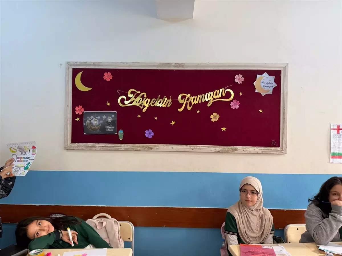 Mardin'de okullar ramazan için süslendi