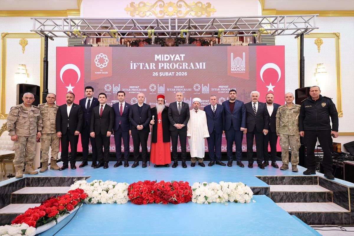 Mardin Valisi Akkoyun Midyat'ta iftar programına katıldı