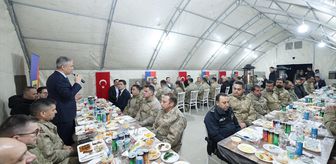 Mardin Valisi Tuncay Akkoyun Nusaybin'de Güvenlik Güçleriyle İftarda Buluştu