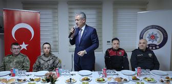 Mardin Valisi Akkoyun özel harekat polisleriyle iftar yaptı