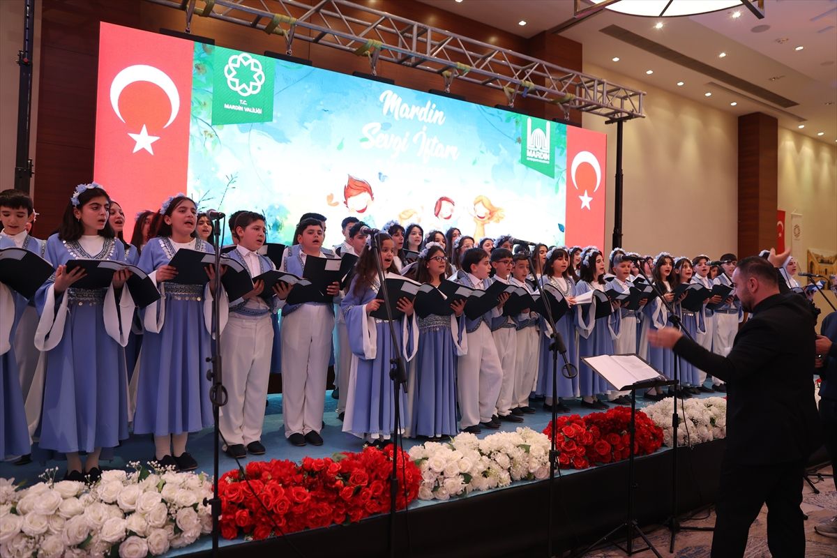 Mardin Valisi Akkoyun, yetim çocuklar ve aileleriyle iftar yaptı