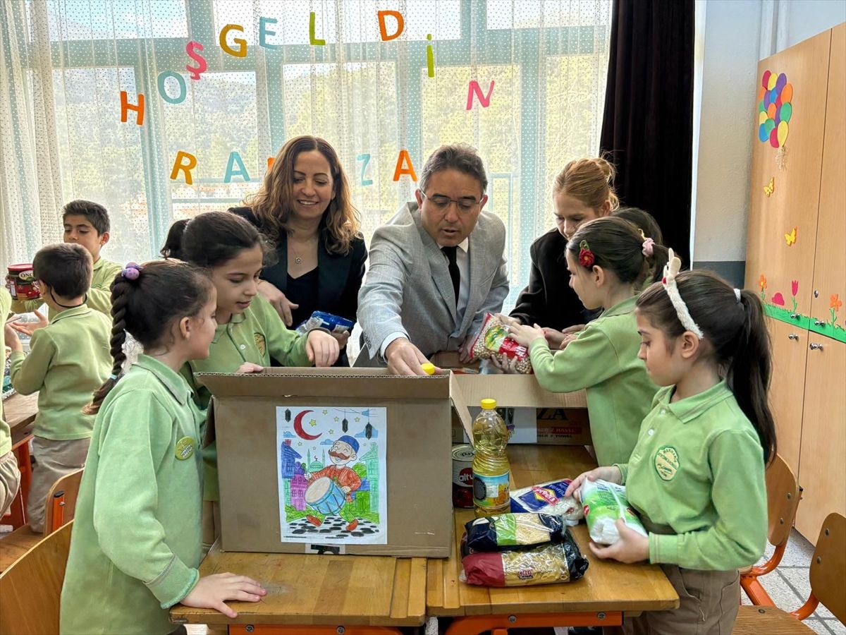 Marmaris'te ilkokul öğrencilerinden "Maarifin Kalbinde Ramazan" etkinliği