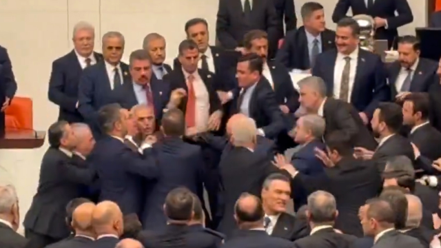 meclis te akin gurlek gerginligi kursu isgal 19558257 2928 m