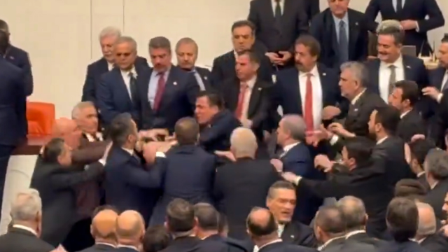 meclis te akin gurlek gerginligi kursu isgal 19558257 4049 m