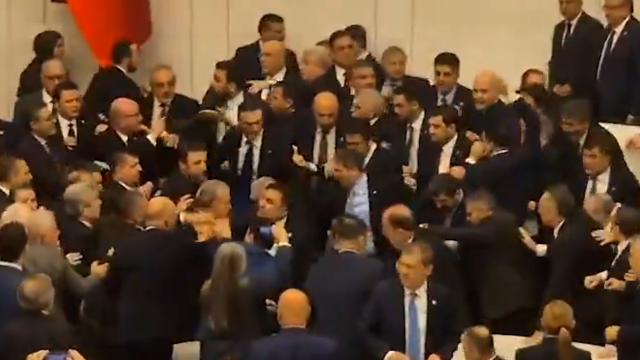 CHP deputies occupied the pulpit in the Parliament, a fistfight broke out