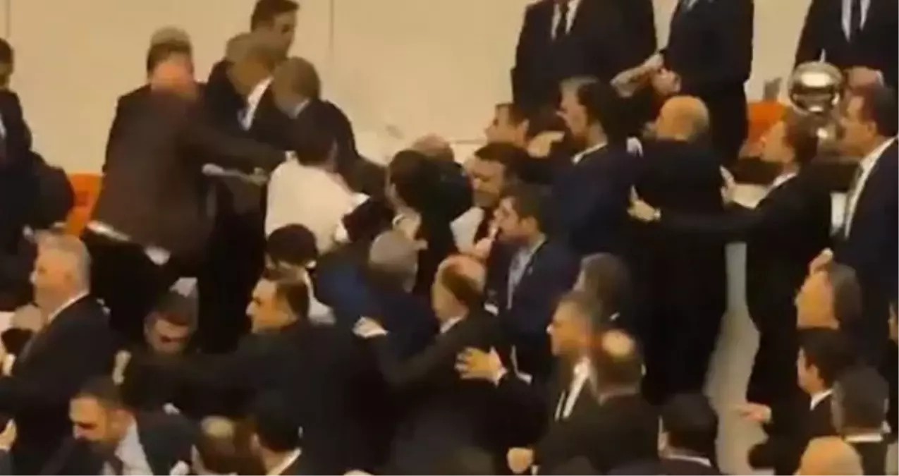 Meclis'te kavga SON DAKİKA! Meclis'te neden kavga çıktı? AK Parti ve CHP'li vekiller neden kavga etti?