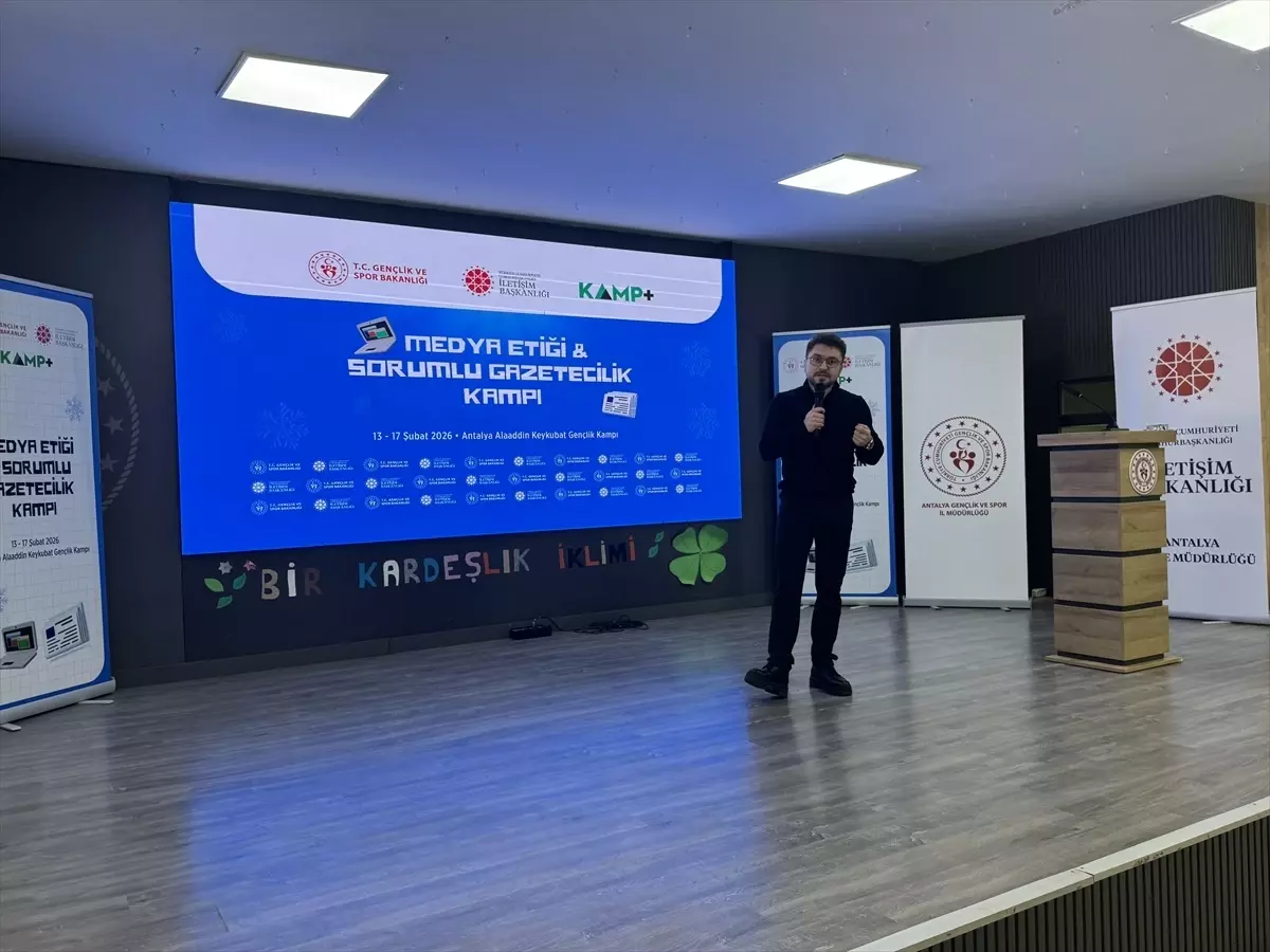 'Medya Etiği-Sorumlu Gazetecilik Kampı' Antalya'da sürüyor