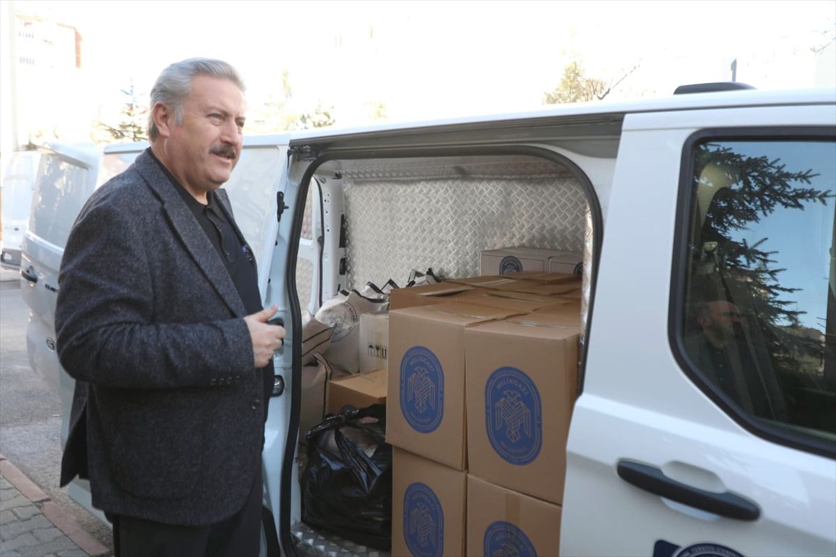 Melikgazi Belediyesinden iaşe kolisi dağıtımı