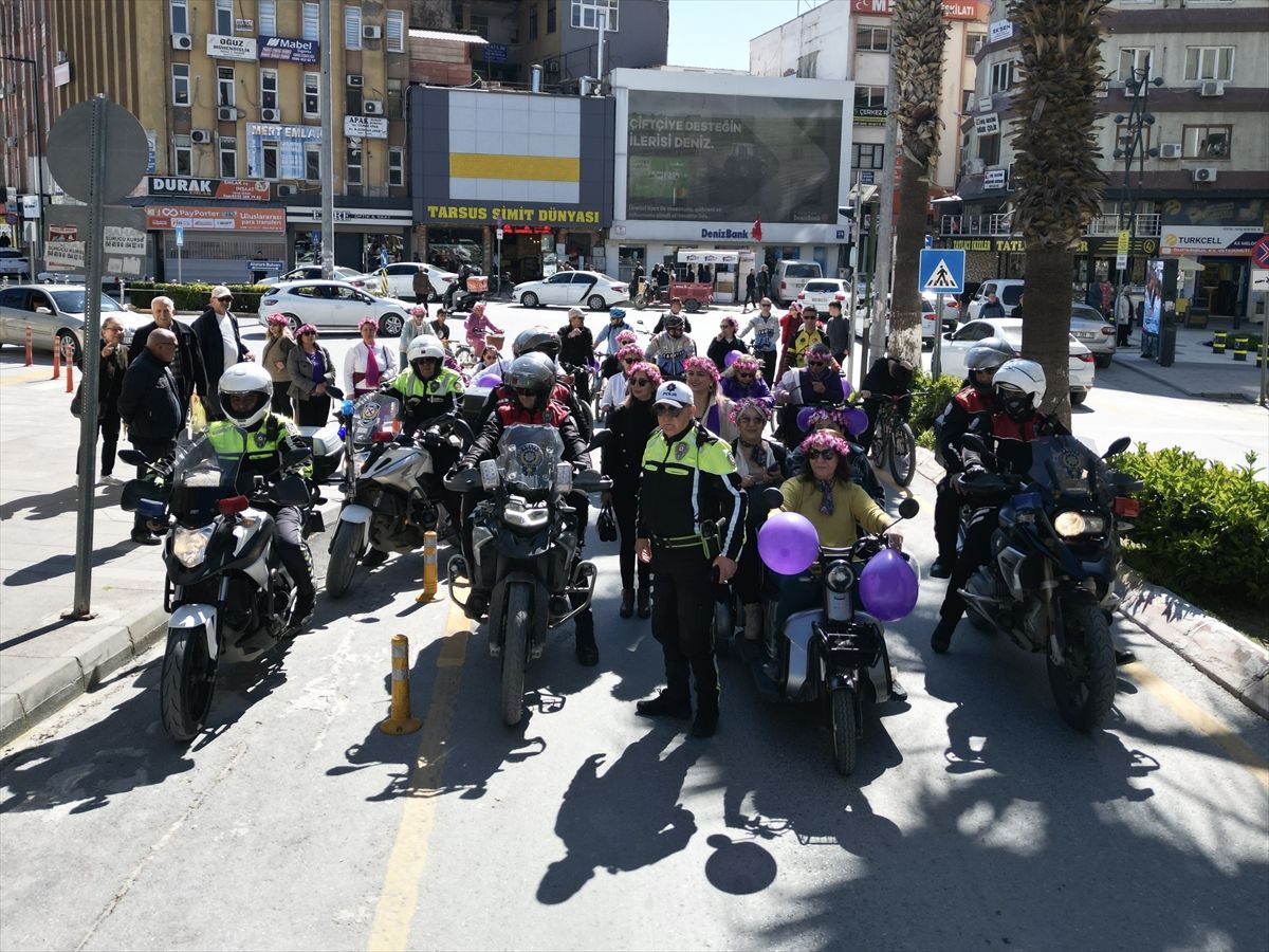 Mersin'de Dünya Kadınlar Günü'nde bisiklet turu düzenlendi