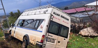 Mersin'de elektrik direğine çarpan işçi servisindeki 4 kişi yaralandı