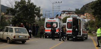 Mersin'de elektrik direğine çarpan otomobildeki 2 kişi yaralandı