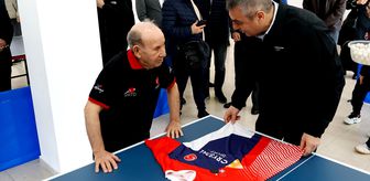 Mersin'de masa tenisi eğitim alanına 88 yaşındaki sporcunun adı verildi