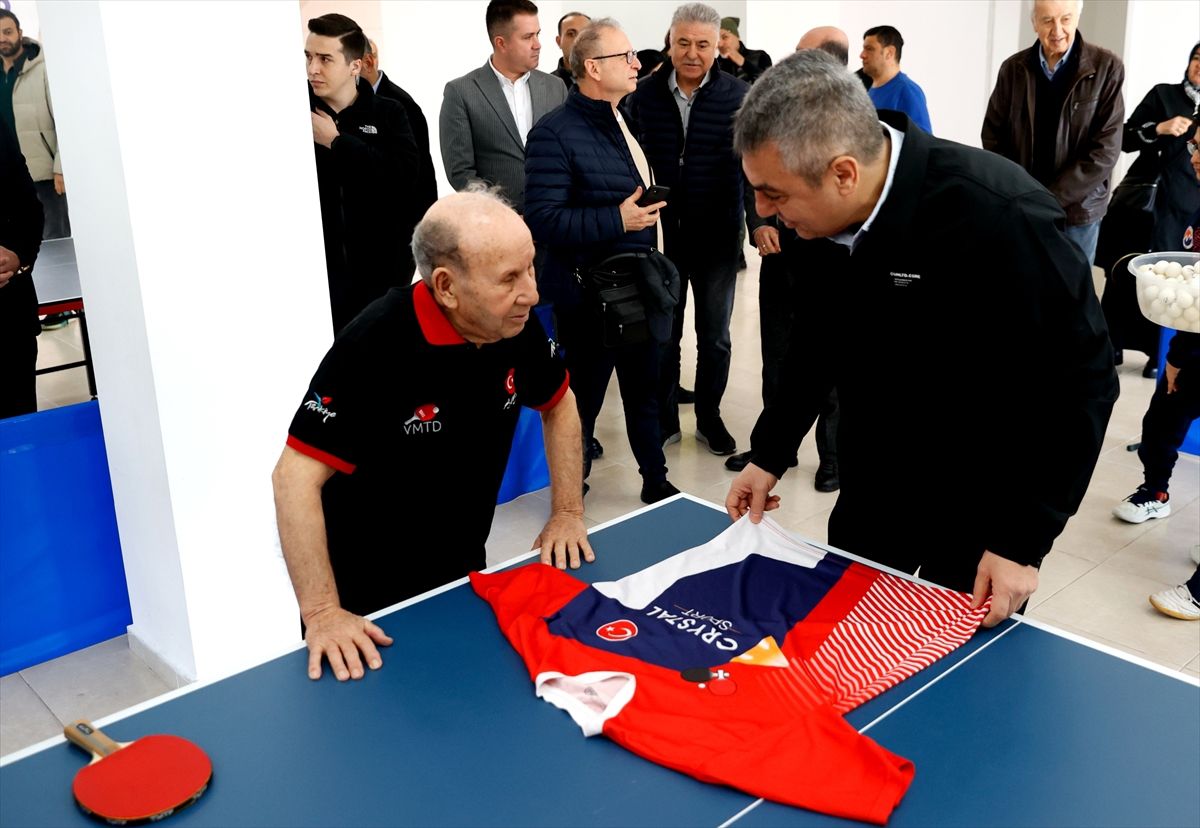 Mersin'de masa tenisi eğitim alanına 88 yaşındaki sporcunun adı verildi