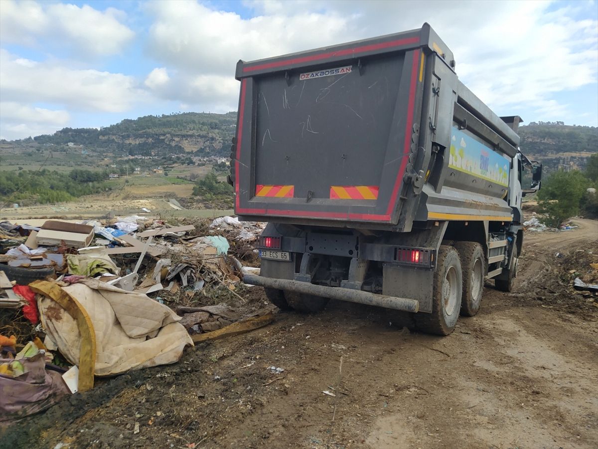 Mersin'de ormanlık alana atık döken Yenişehir Belediyesine 4,6 milyon lira ceza uygulandı