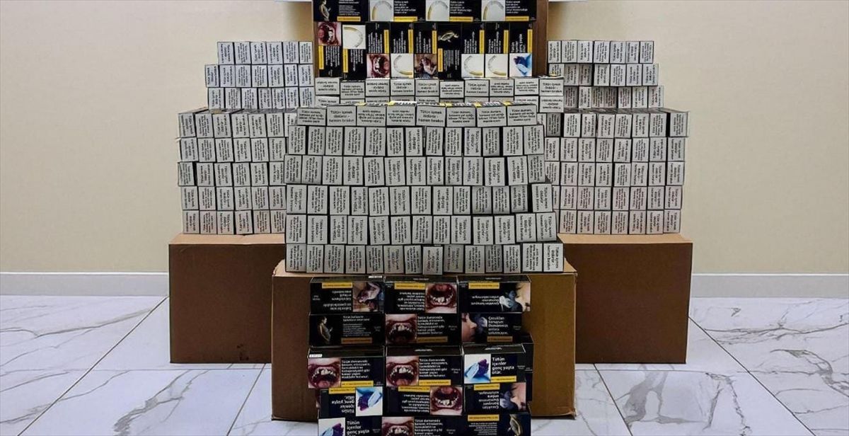Mersin'de otomobilde 200 bin makaron ele geçirildi