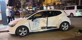 Mersin'de otomobille çarpışan motosikletteki 2 kişi yaralandı