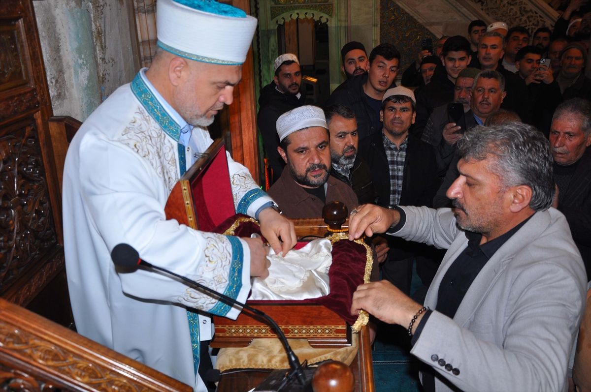 Mersin'de Sakal-ı Şerif ziyarete açıldı