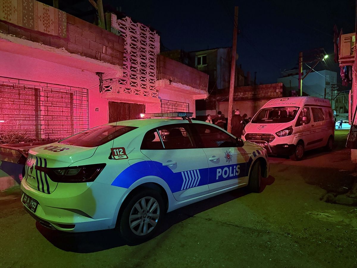 Mersin'de silahlı kavgada başına mermi isabet eden genç kız öldü