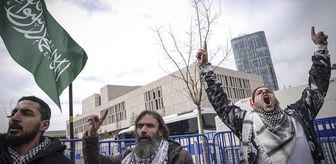 Mescid-i Aksa'nın kapatılması ve İran'a yönelik saldırılar ABD Büyükelçiliği önünde protesto edildi