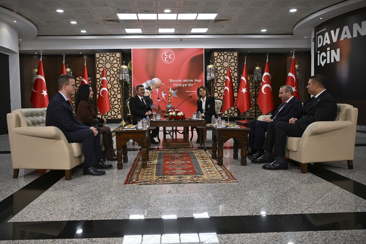 MHP Genel Merkezi'nde siyasi partiler arası bayramlaşma
