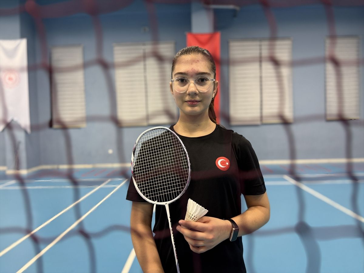 Milli badmintoncu Beril'in hedefi Avrupa'da kürsü