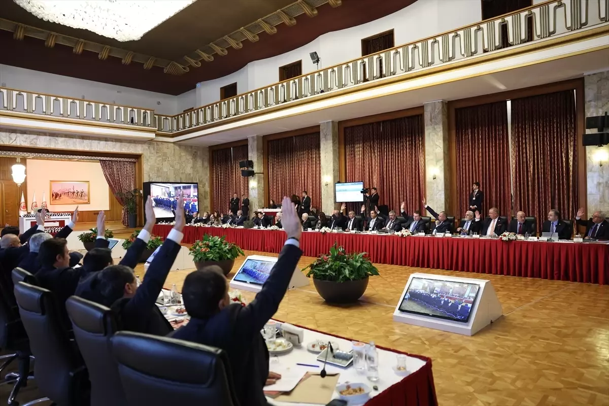 Milli Dayanışma, Kardeşlik ve Demokrasi Komisyonunun hazırladığı rapor, oy çokluğuyla kabul edildi