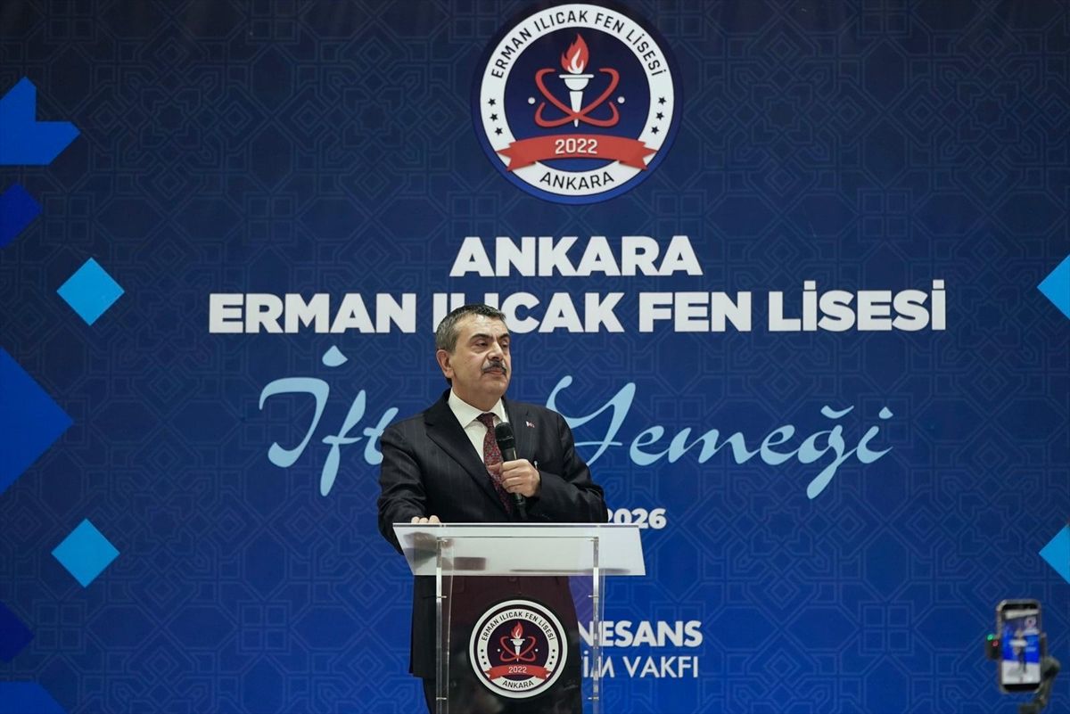 Milli Eğitim Bakanı Tekin, Sincan'da öğrenci ve öğretmenlerle iftar yaptı Açıklaması