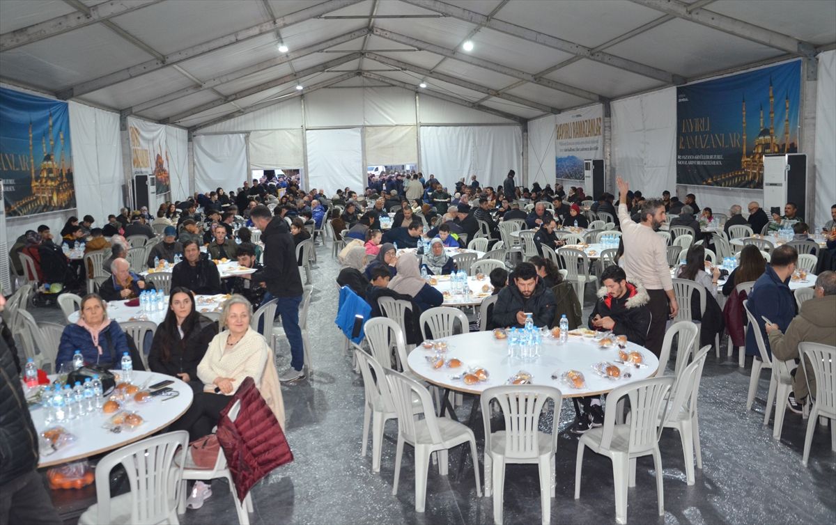 Milli futbolcu Merih Demiral Kocaeli'de ramazan ayı boyunca iftar verecek