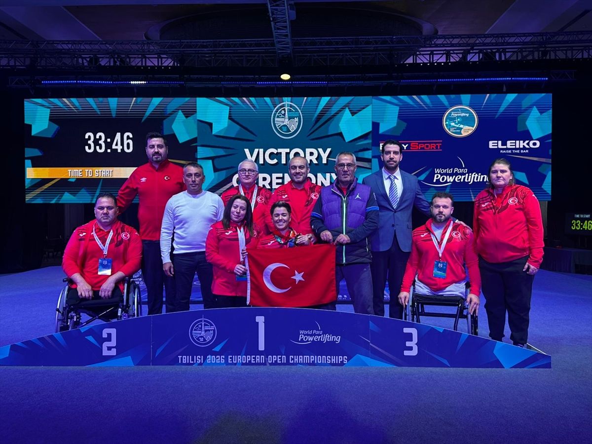 Milli para halterci Besra Duman'dan Avrupa Şampiyonası'nda 1 altın, 1 bronz madalya