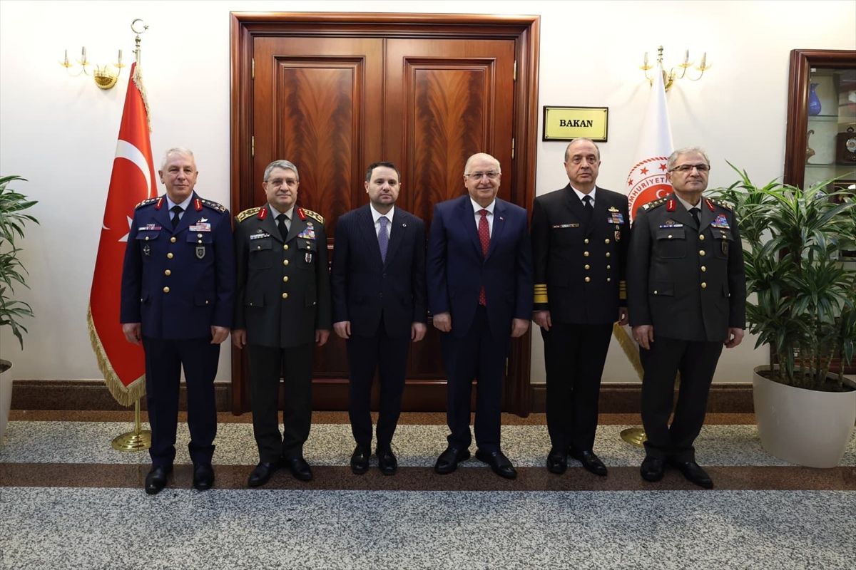 Milli Savunma Bakanı Güler, Adalet Bakanı Gürlek'i ziyaret etti