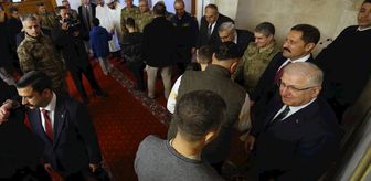 Milli Savunma Bakanı Güler, bayram namazını Hatay'da kıldı