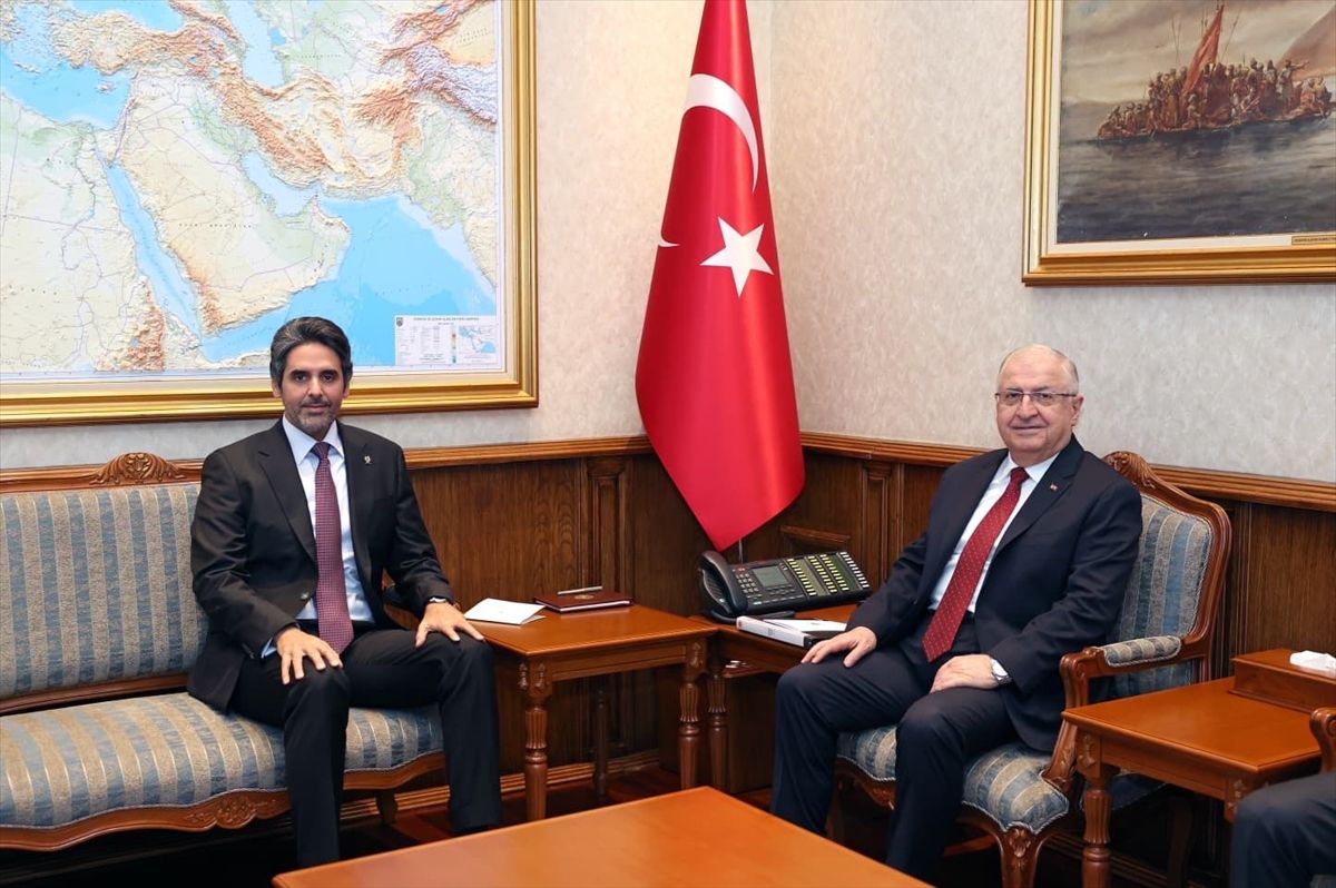 Milli Savunma Bakanı Güler, Katar'ın Ankara Büyükelçisi Al-Henzab'ı kabul etti