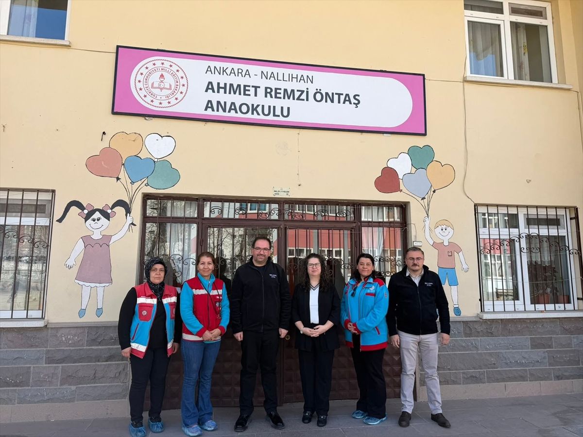 Minik öğrencilerden örnek davranış