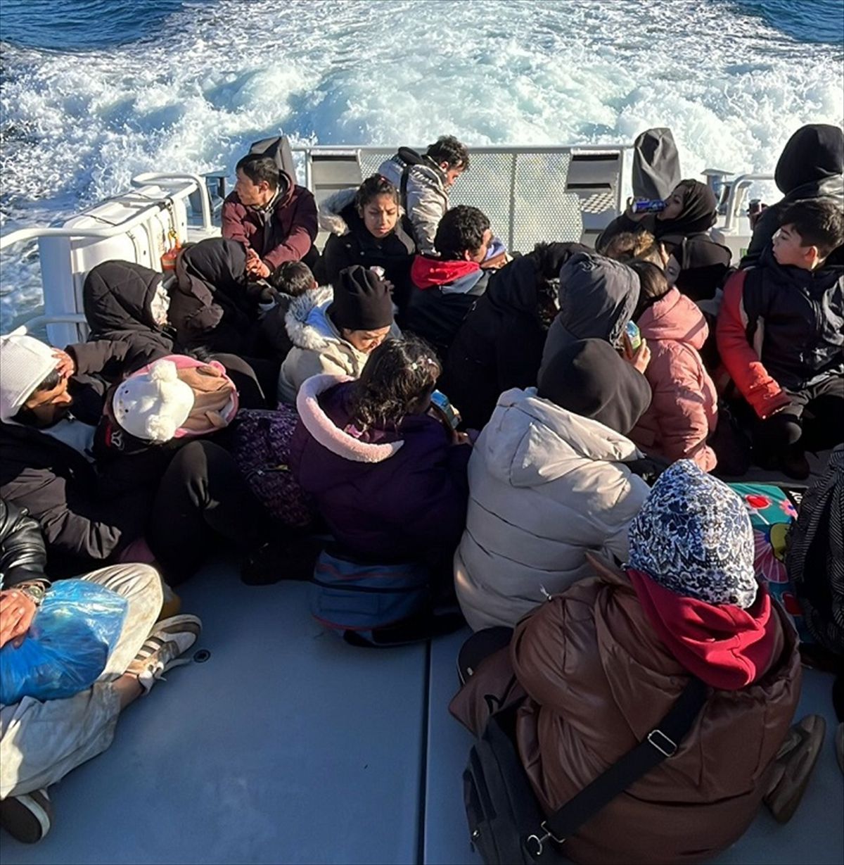 Muğla'da 44 düzensiz göçmen kurtarıldı, 33 düzensiz göçmen yakalandı