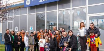 Muğla'da down sendromlular farkındalık için çorap ve ağaç boyama yaptı