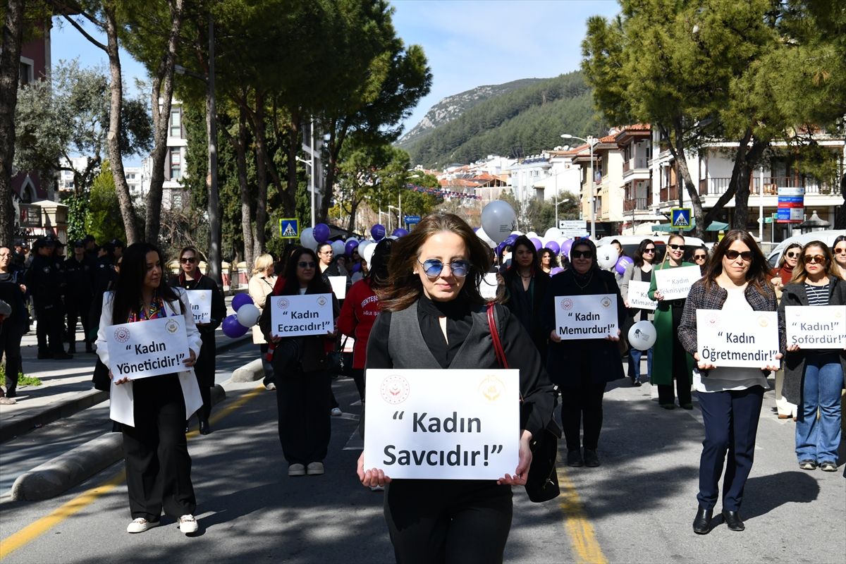 Muğla'da kadınlar 'Sessiz Kararlılık' yürüyüşünde buluştu