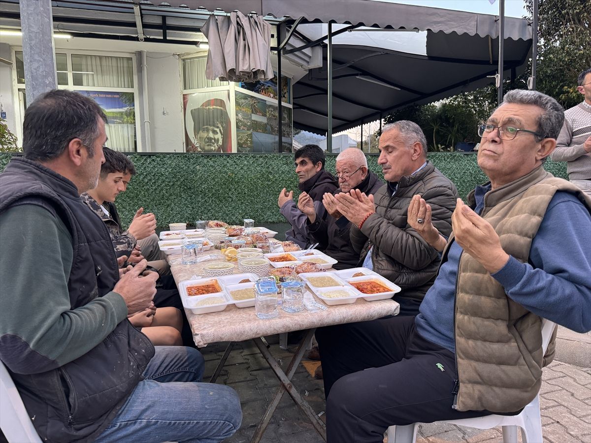 Muğla'da Marmaris Ordulular Derneği iftar programı düzenledi